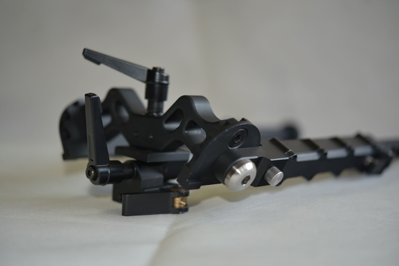 330g Outdoor Tactical Bipod Einstellbar 5,5''-8,1' Höhe 5 Schlitze für Vielseitigkeit