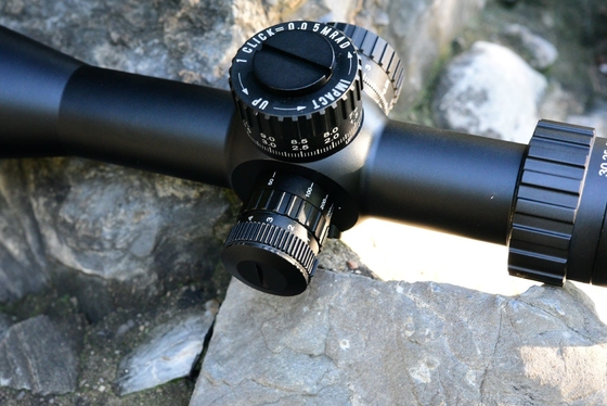 5-30X56 FFP Taktische Stoßdichte Optische Reichweite Sicht Finish Anodisiert 5x-30x Für die Jagd