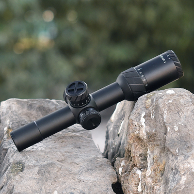 Modische Reichweite 1-8x24 Langstrecken Jagdsicht 640g Gewicht 1-8x Vergrößerung