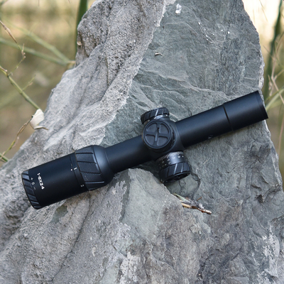 Modische Reichweite 1-8x24 Langstrecken Jagdsicht 640g Gewicht 1-8x Vergrößerung